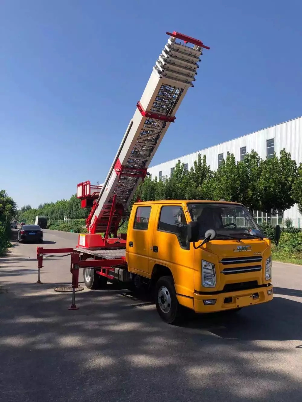 乐清附近的云梯车出租服务：轻松解决高空作业需求